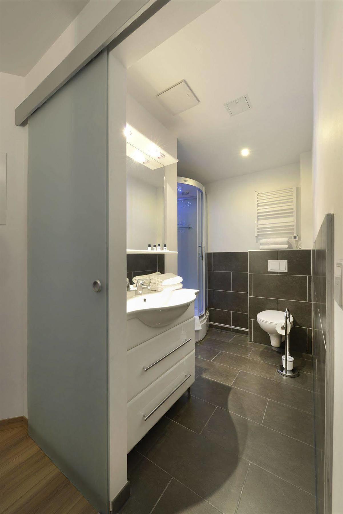 Petul Apart Hotel City Premium Essen Bagian luar foto