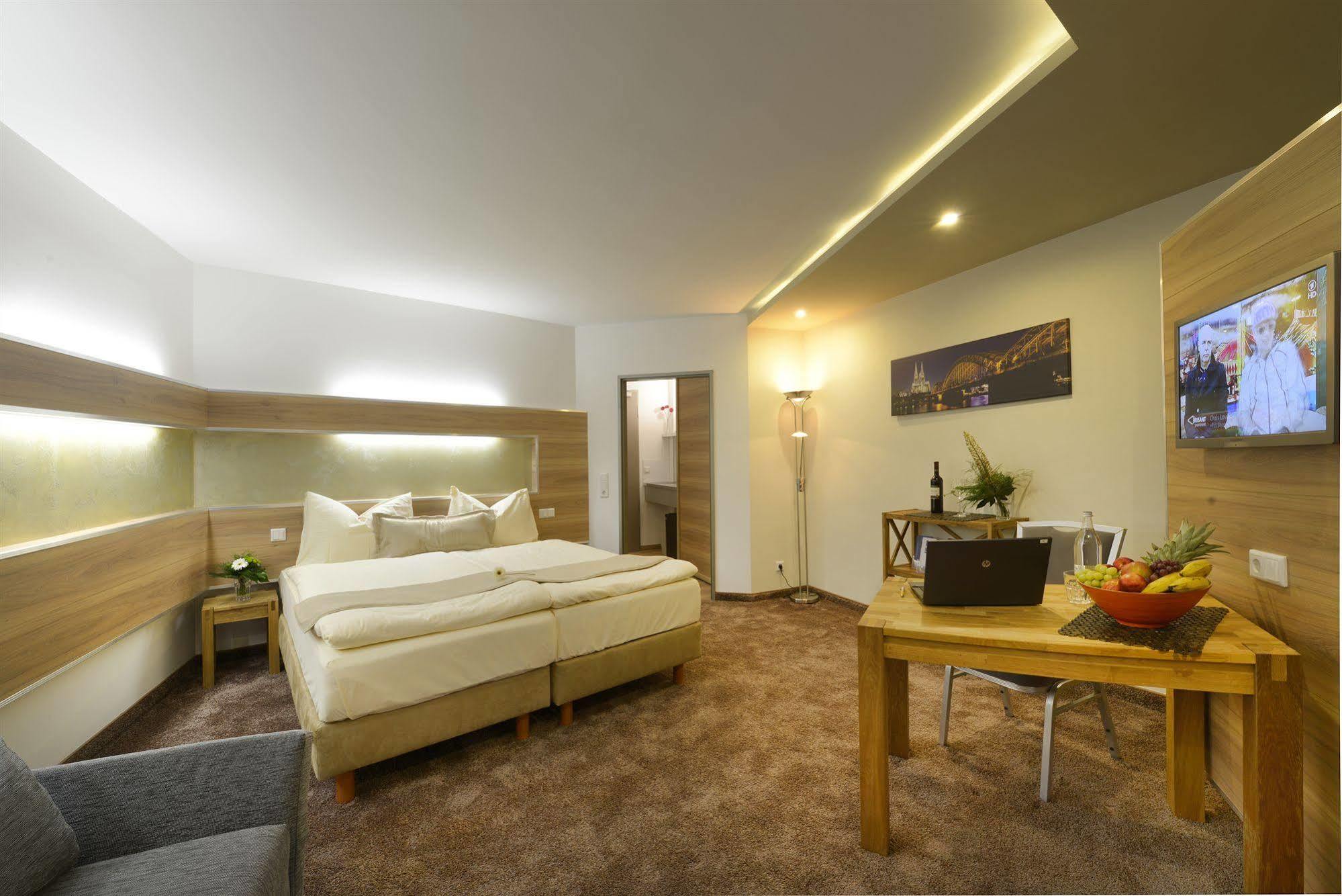 Petul Apart Hotel City Premium Essen Bagian luar foto